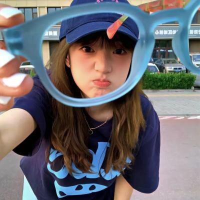 女儿别哭,妈妈爱你